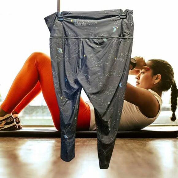 Victoria Sport Legging‎ Space Edition Size XL (R95) - Picture 2 of 3